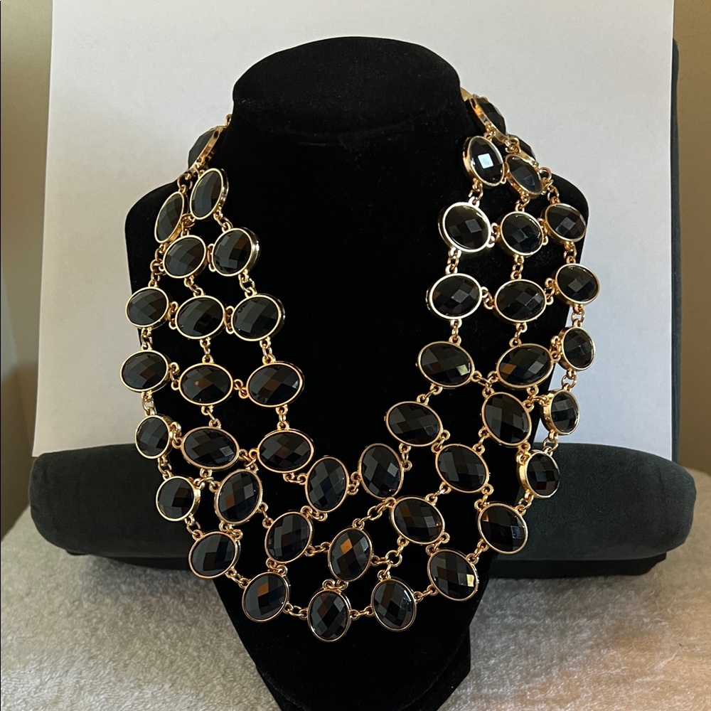 Elegant Black and Gold Women's Necklace